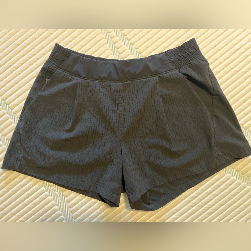 Athleta Textured Brooklyn Short